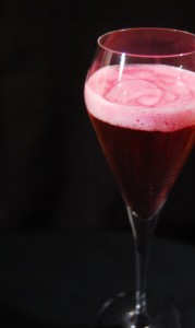 cremant_blackcurrant_foam