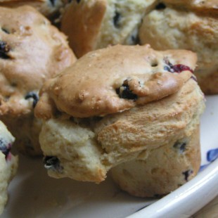 BLACKCURRANT MUFFINS