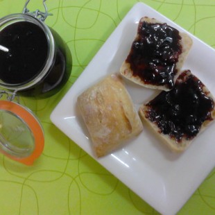 BLACKCURRANT AND WINE JAM