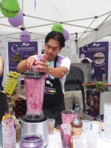 chef preparing blackcurrant cheese cake smoothie