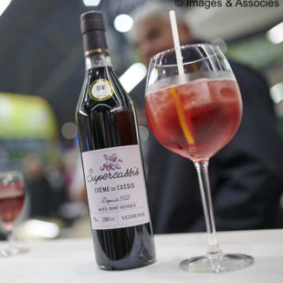 BLACKCURRANT SPRITZ